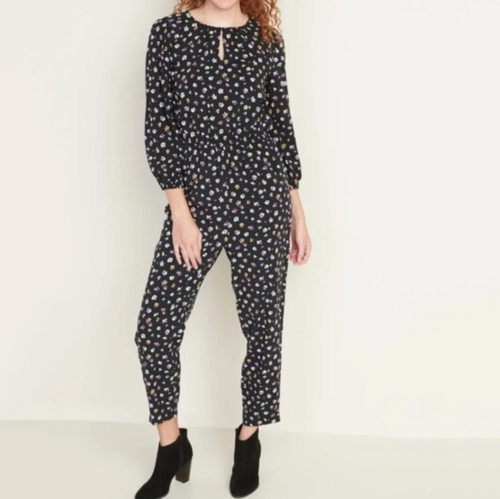 Old Navy Women's XL Waist-defined Keyhole Jumpsuit